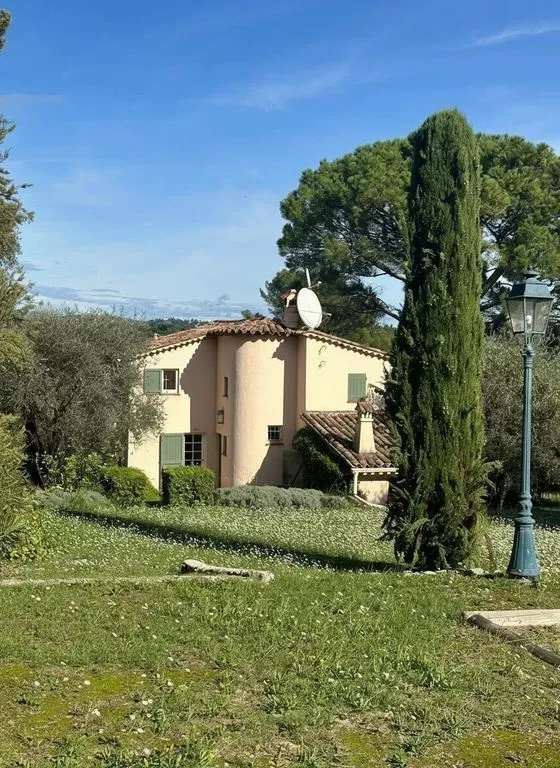 Exterior - Provençal House with Pool in Grasse