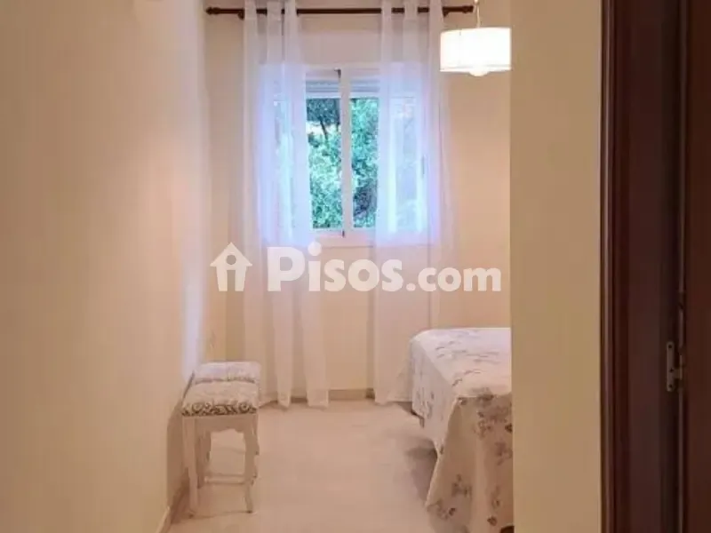 Magamistoad - Spacious Apartment with Balcony in Málaga