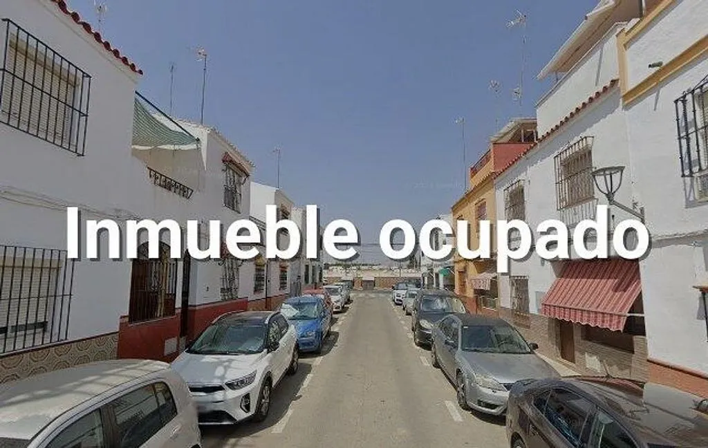 Exterior - Occupied Chalet with Street View in La Paz