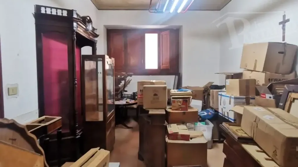 Bureau - Ground Floor House for Renovation in Marsala