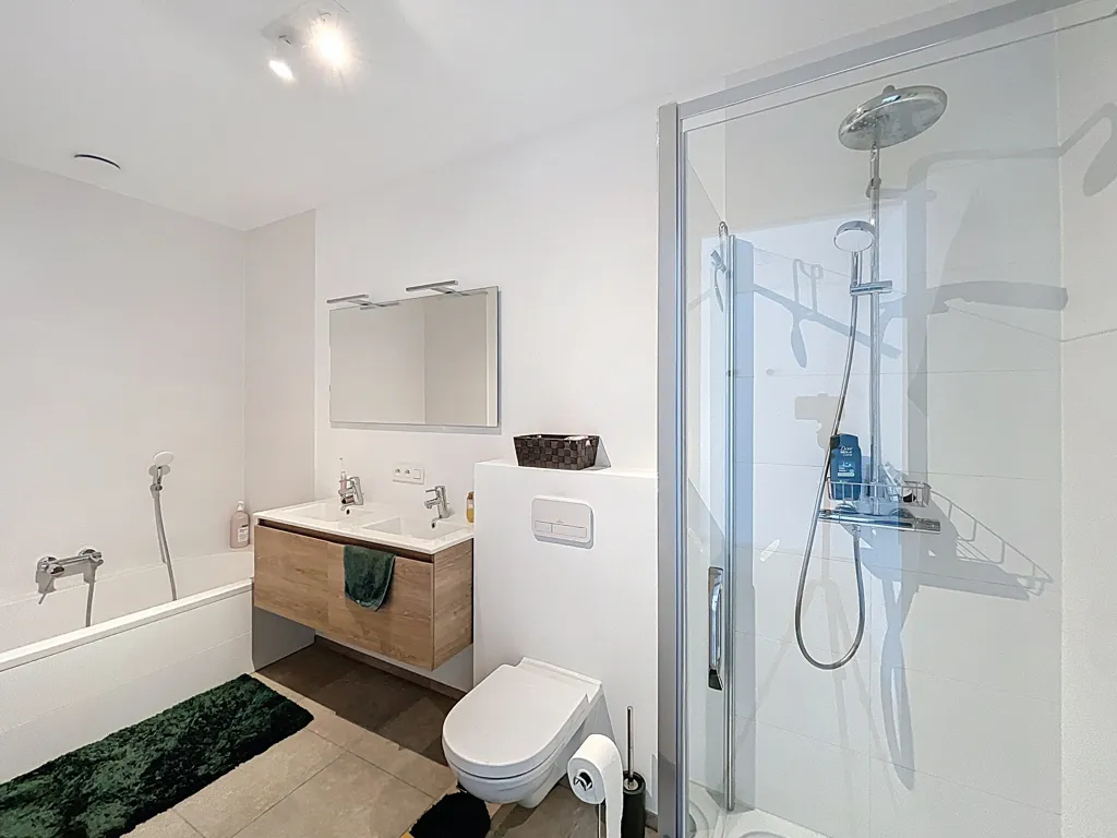 Salles de bain - Appartement 2 Chambres avec Vue Canal à Bruxelles