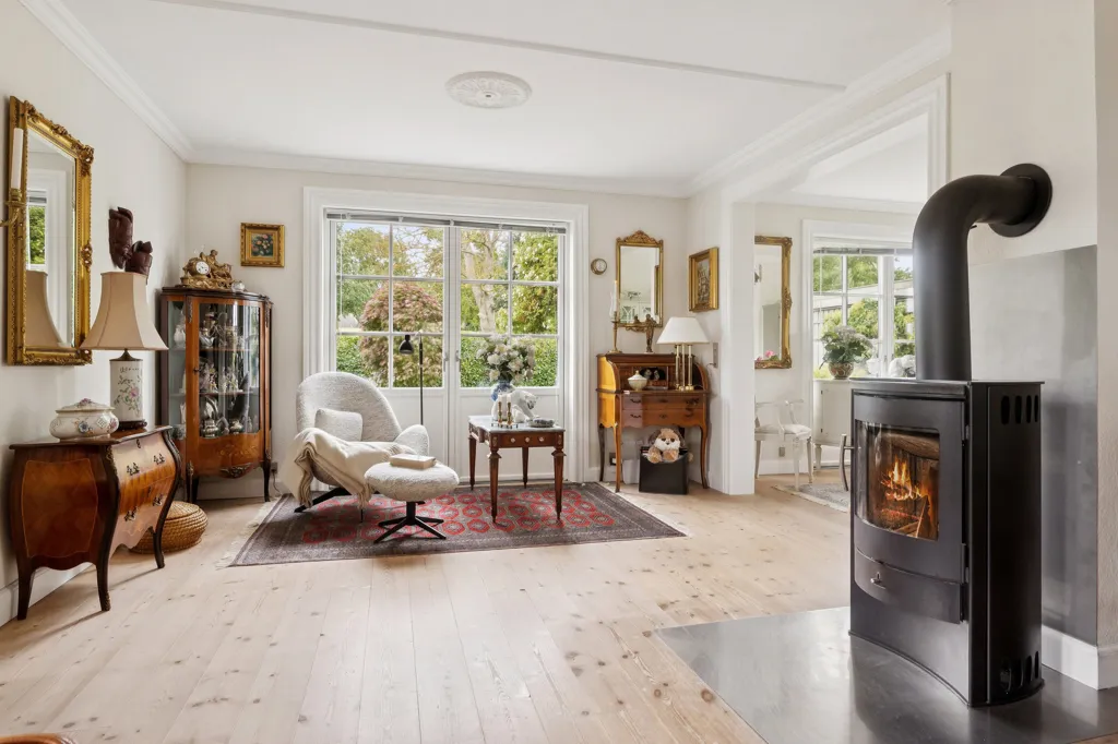 Living Room - 1912 Villa with Water View in Kalundborg