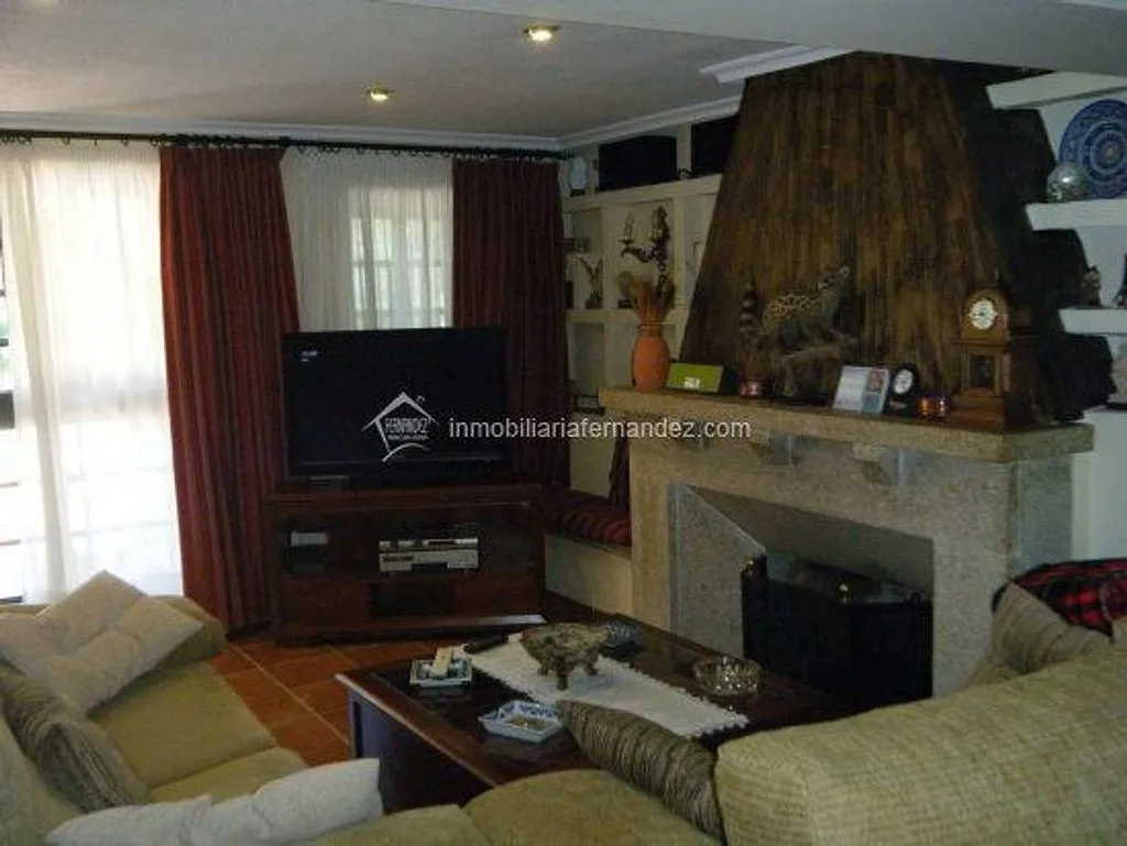 Elutuba - Chalet with Large Plot on Ruta de la Plata