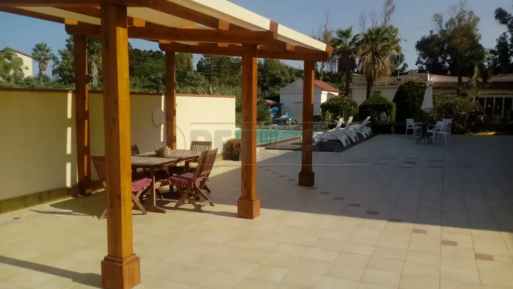 Terrace - Rustic Villa with Pool in Siracusa