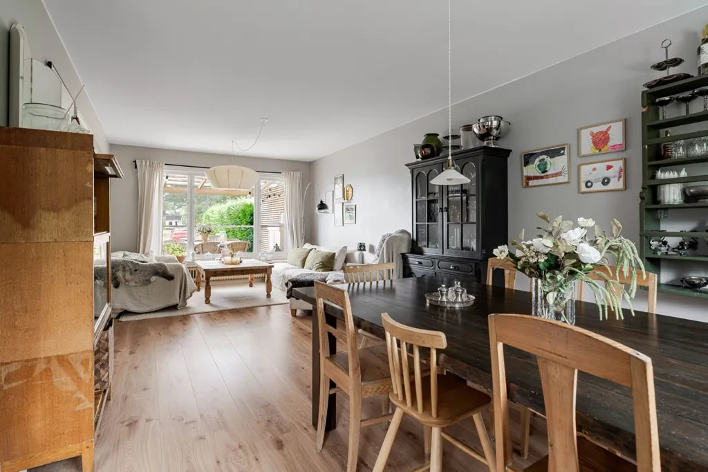 Salle à manger - Modernised Terraced House with Garden in Hille