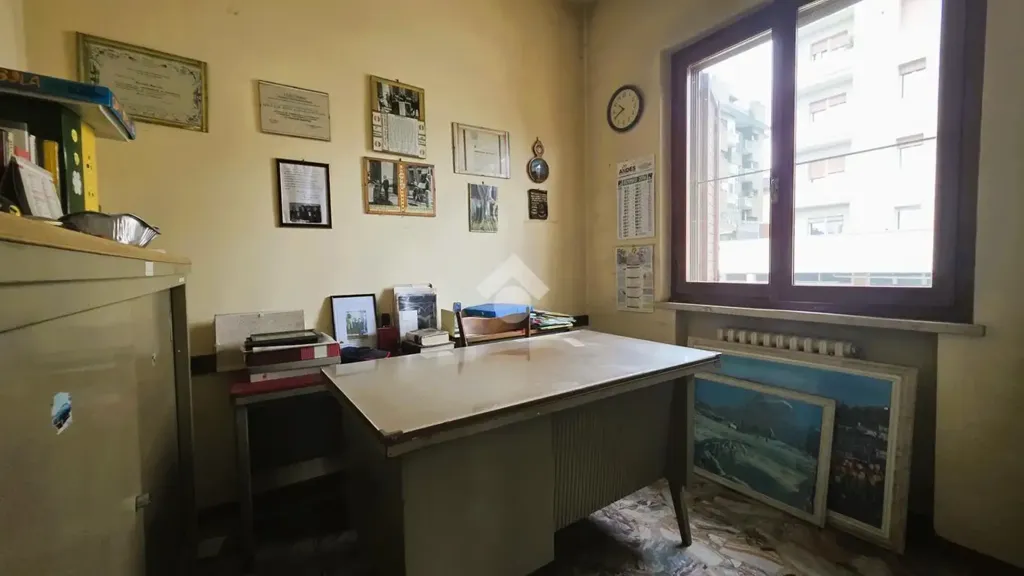 Bureau - Villa with Garden in Borgo Virgilio