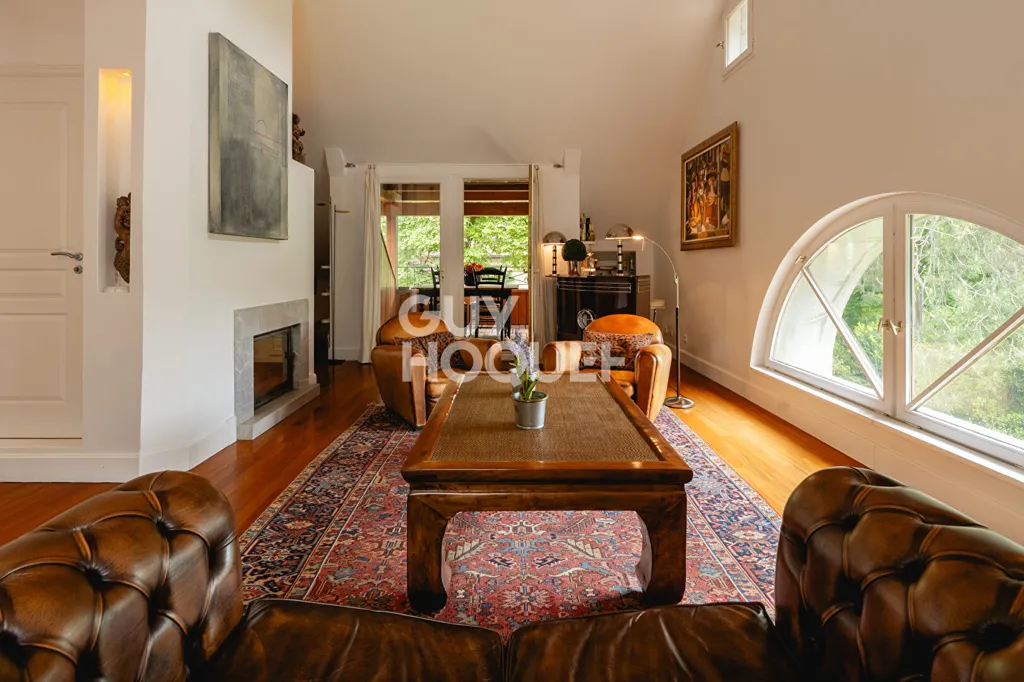 Living Room - 5-Piece Apartment with Balcony in Sevrier