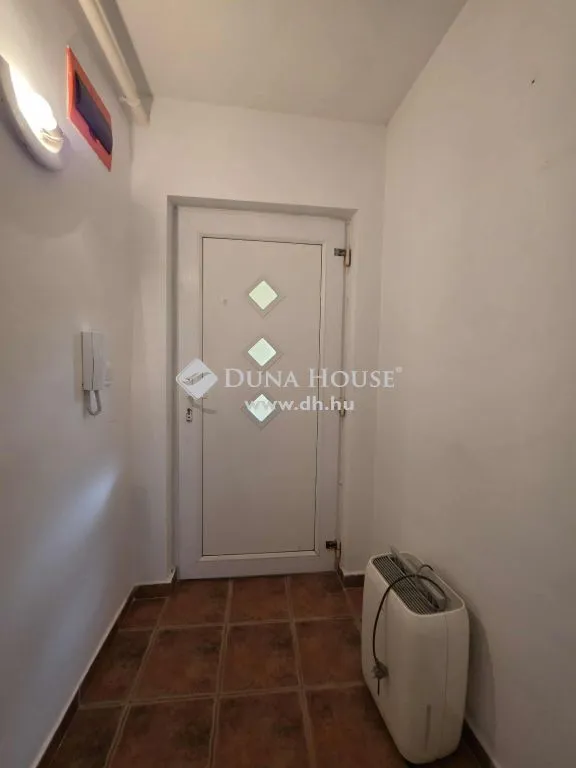 Ingresso - 4-Bedroom Apartment with Garden in Pécs