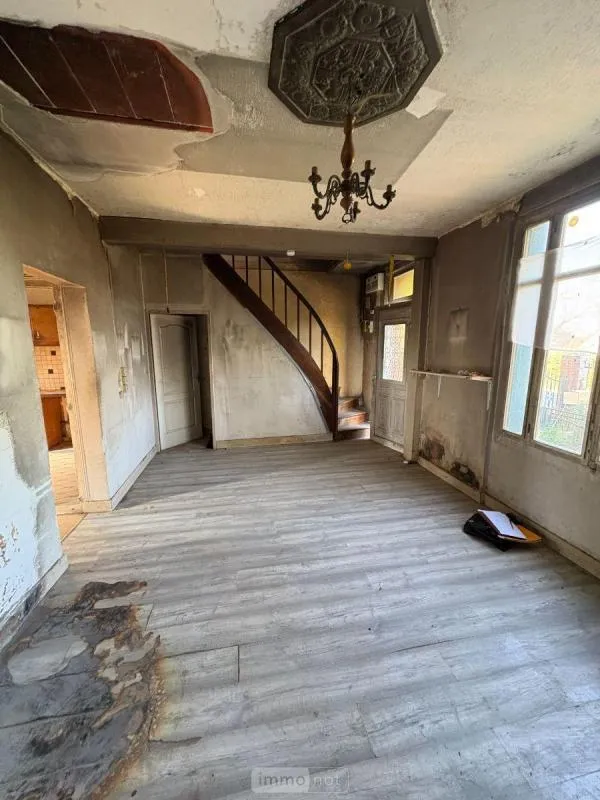 Elutuba - Rustic House to Renovate in Levroux