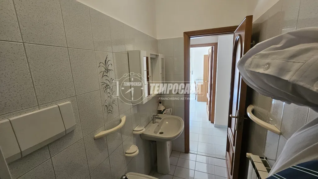 Bathrooms - Student-Friendly Flat near Messina University