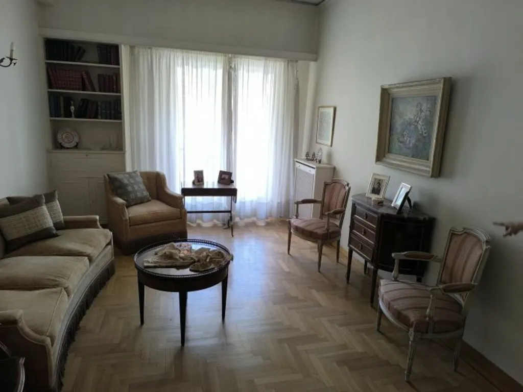 Elutuba - Front-Facing Apartment near National Museum, Athens