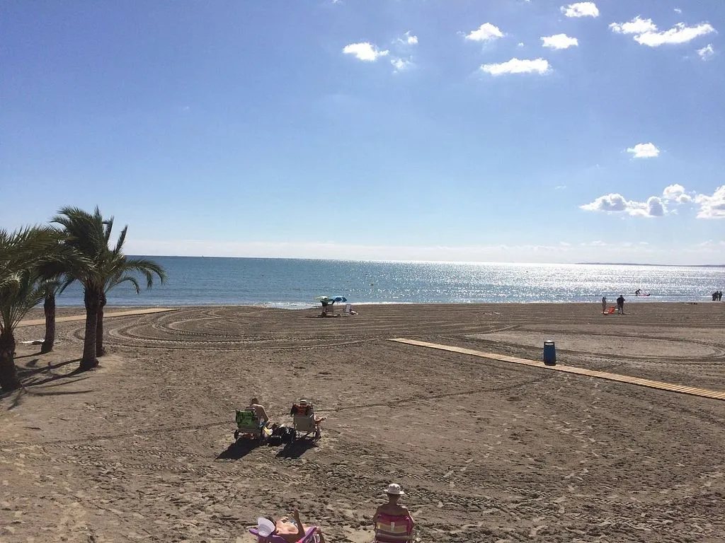 3-Bed Apartment with Terrace in Santa Pola Centre