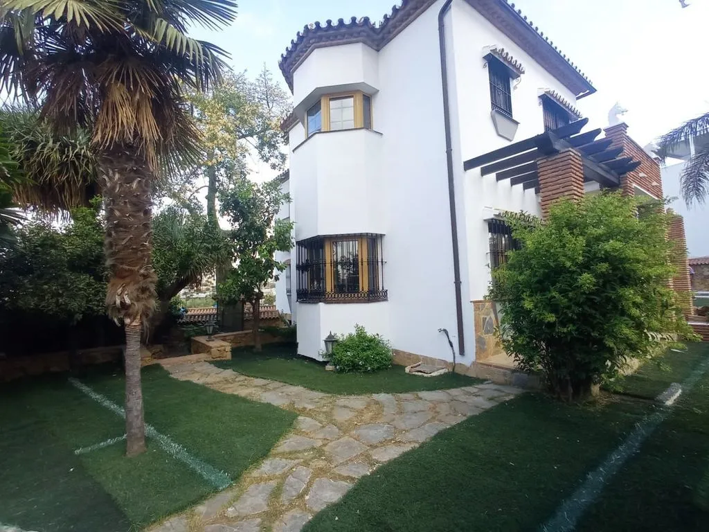 Välivaade - Detached House with Pool in Mijas