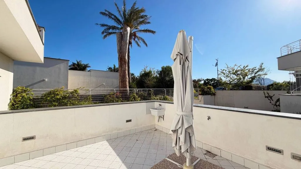 Terrass - Luxury Flat with Pool in Procida