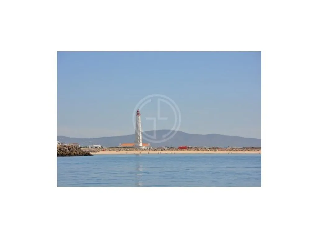3-Bedroom Semidetached House in Faro Centre