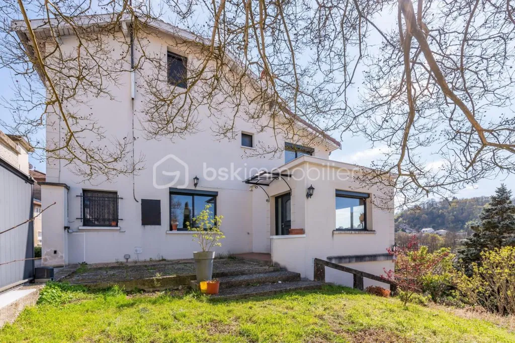 Exterior - Charming House with Garden in Dagneux