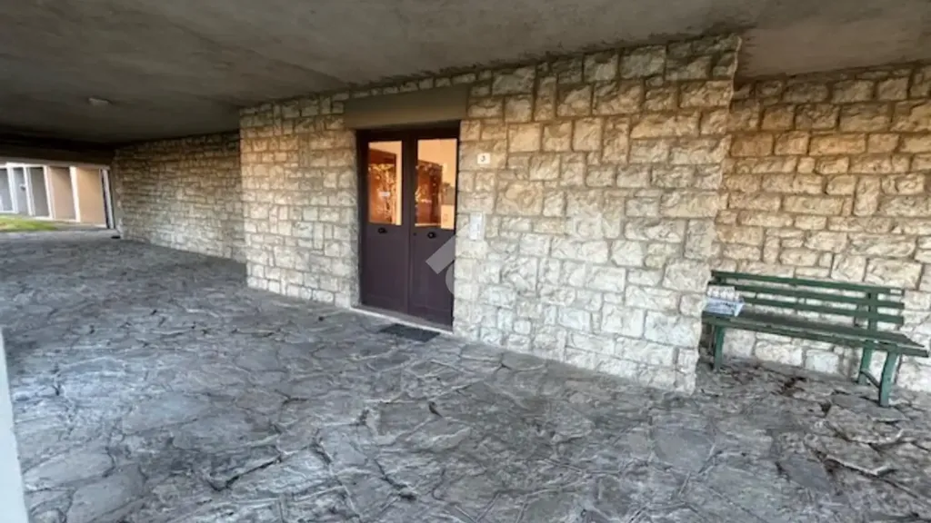 Esik - Spacious Apartment with Terraces in Gualdo Tadino