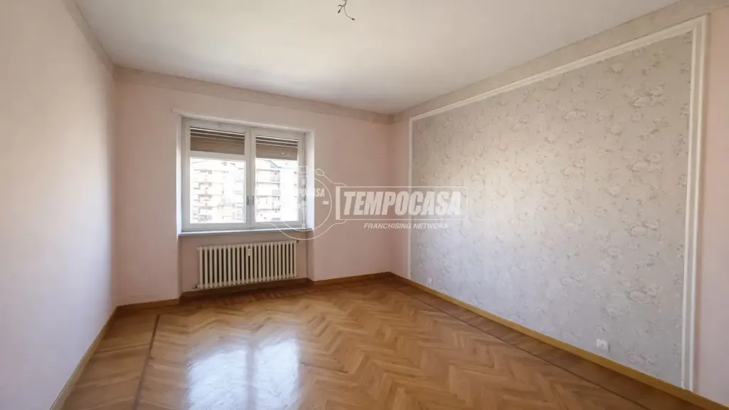 Toad - Top Floor Flat with Terrace in Cuorgnè