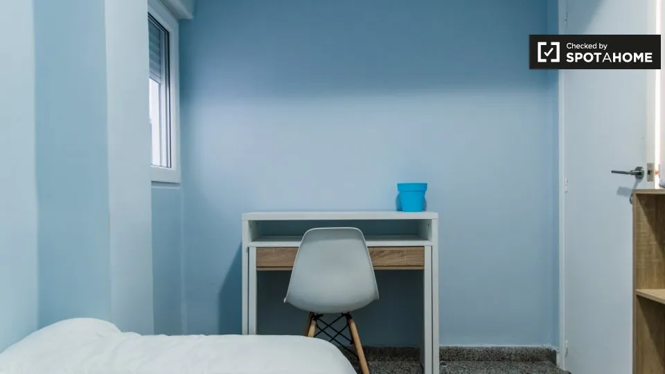 Magamistoad - Shared Flat with Balcony in Aiora, Valencia