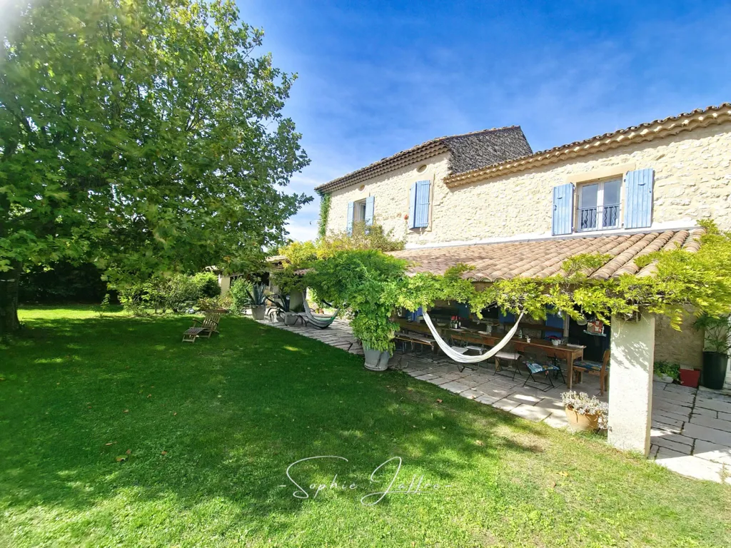 Välivaade - Restored 18th-Century Farmhouse with Pool in Réauville