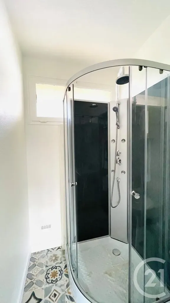 Vannitoad - Duplex Apartment with Garden Access in Chartres