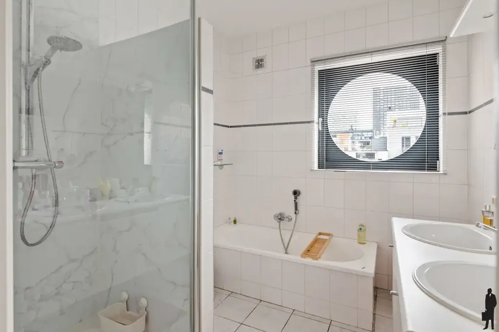 Salles de bain - Appartement avec Vue sur l'Eau et Terrasse à Bruxelles