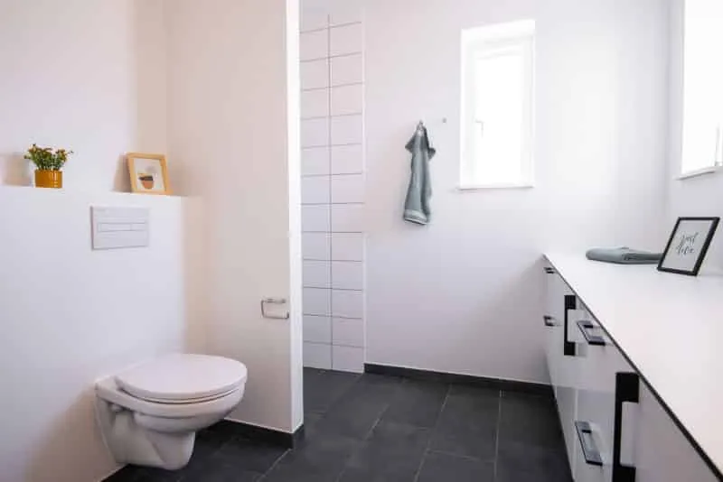 Vannitoad - 4-Bed Apartment with Garden in Agedrup