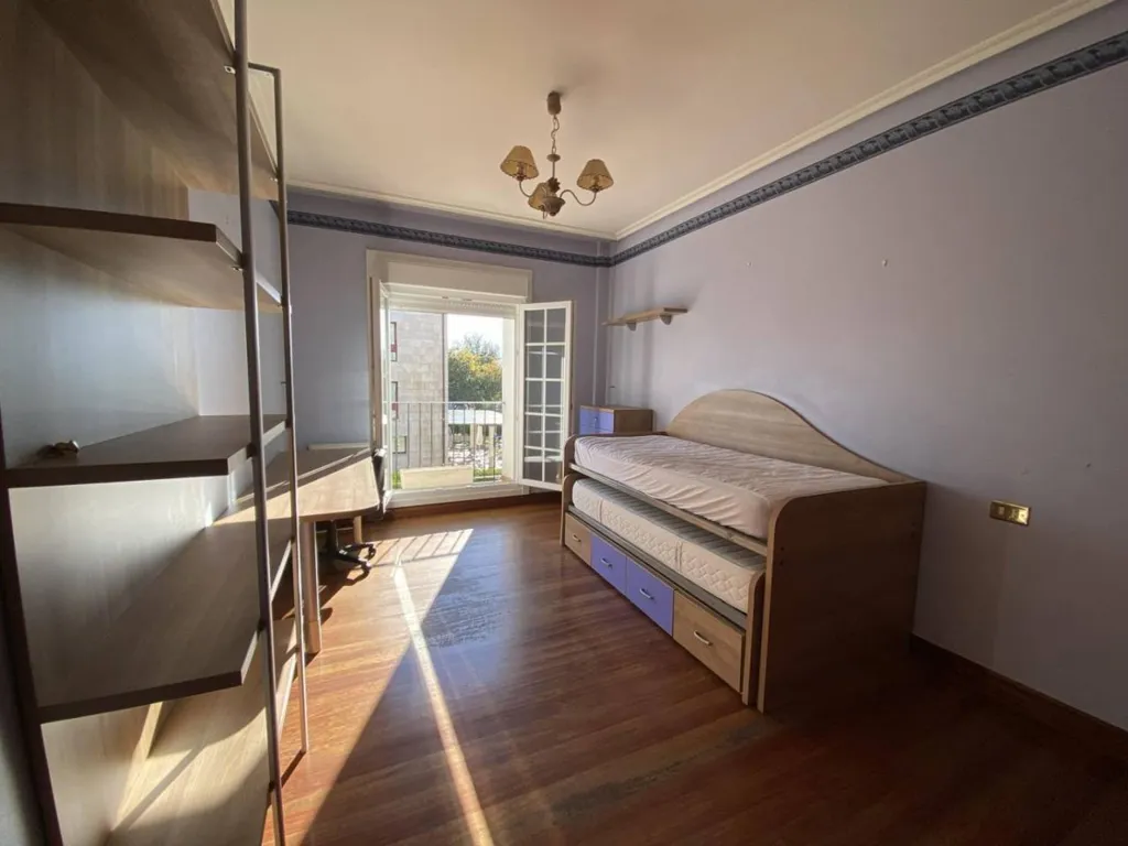 Magamistoad - Semi-detached House with Pool in Loiu