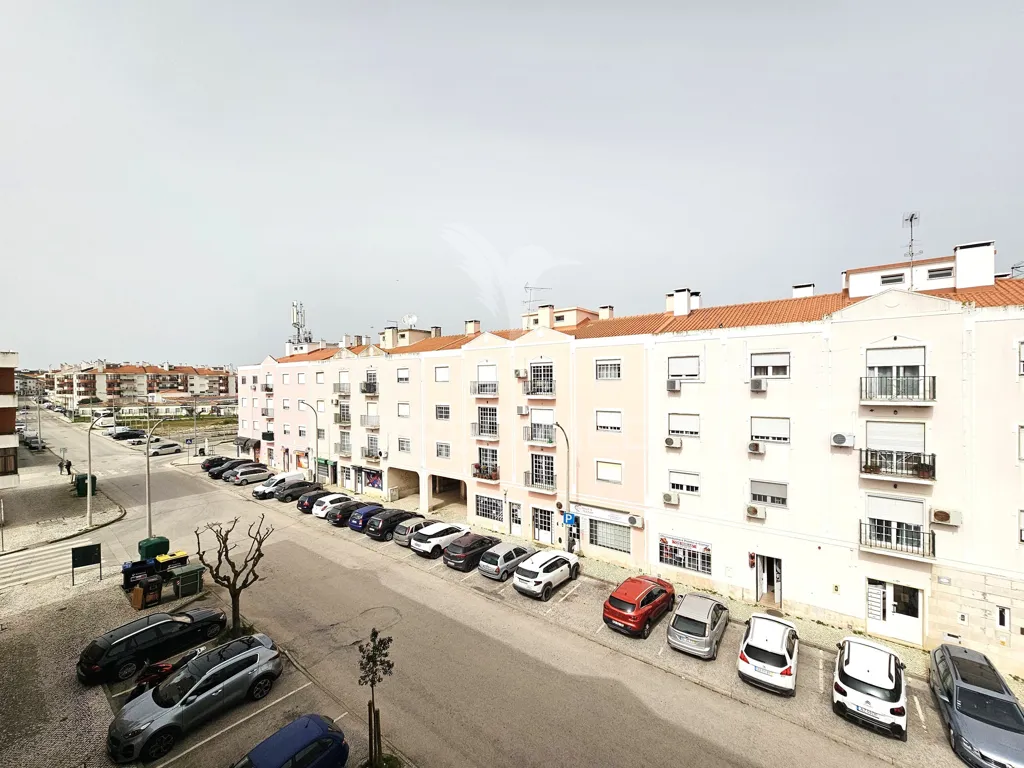 Extérieur - Spacious T2 Apartment with Two Fronts in Pinhal Novo