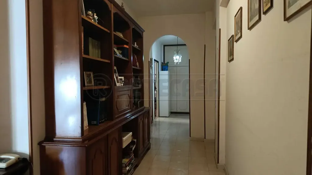 Entrée - Rear-Facing Apartment with Terrace in Ladispoli