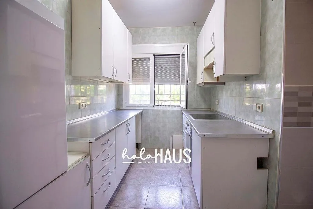 Kitchen - Chalet with Pool and Terrace in Calalberche