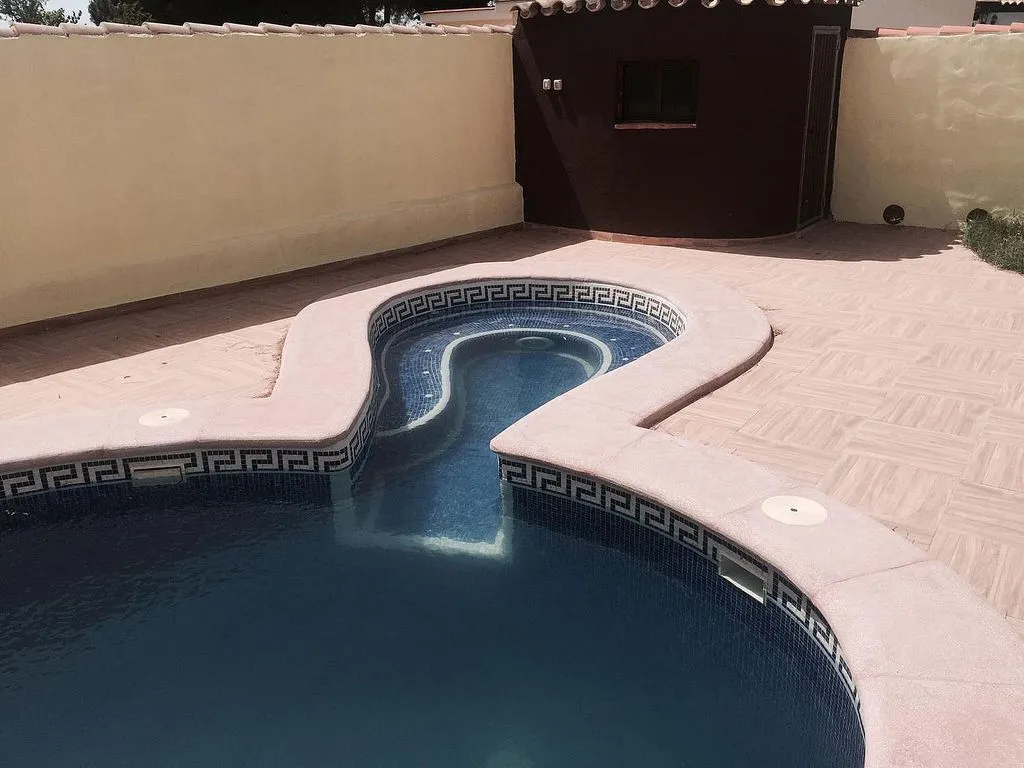 Piscine - Chalet with Pool and Terrace in Pelagatos
