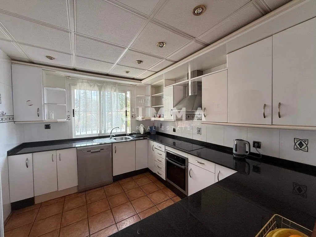 Köök - Five-Bedroom Chalet with Large Plot in La Nucía