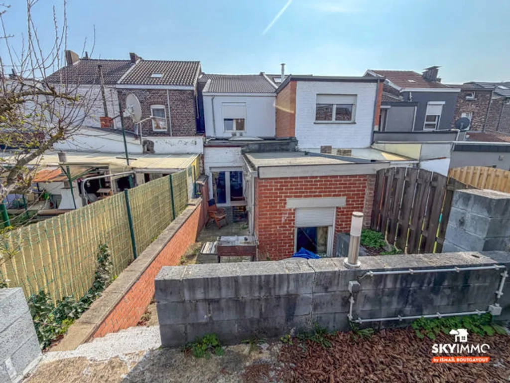 Aed - House with Courtyard and Garage in Seraing