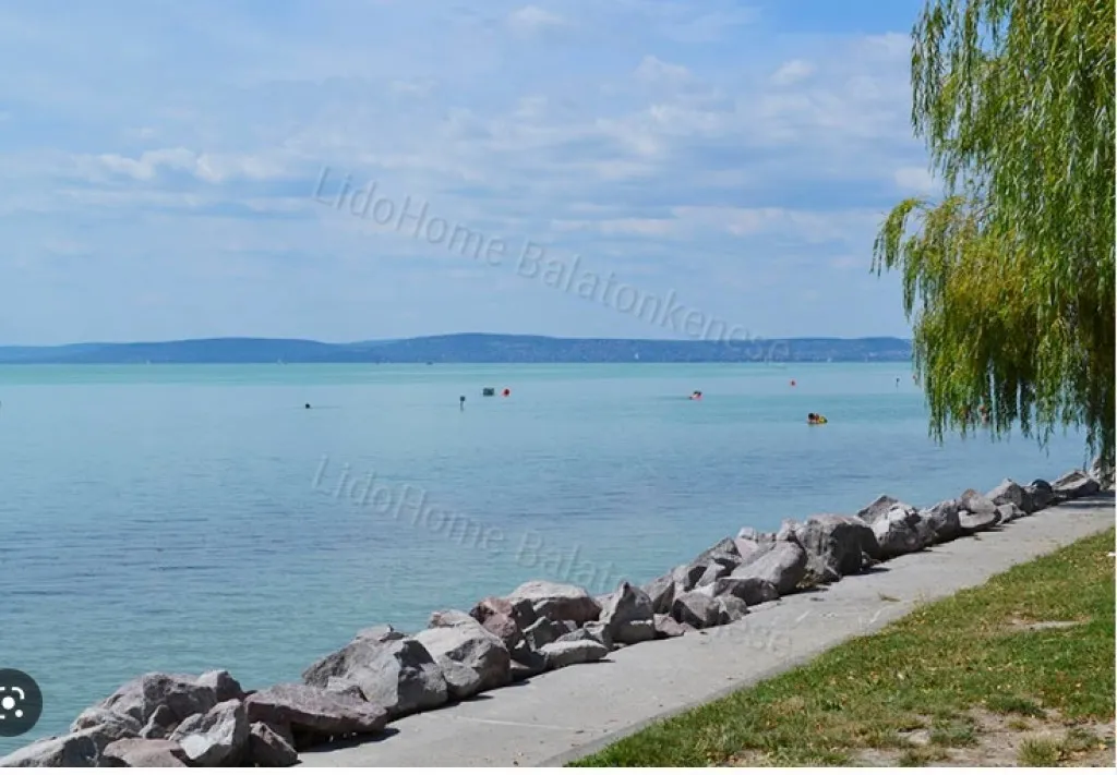Building Plot with Lake View in Balatonakarattya
