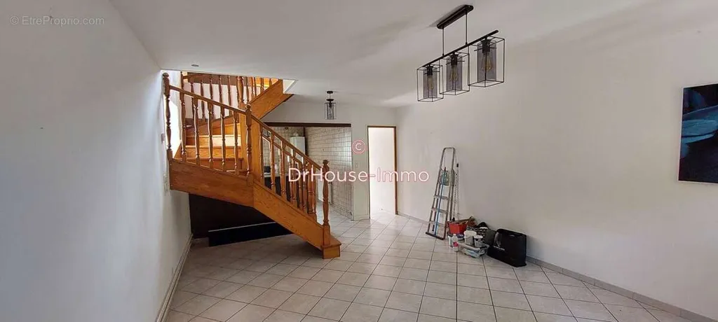 Esik - Triplex Apartment with Terrace in Troyes