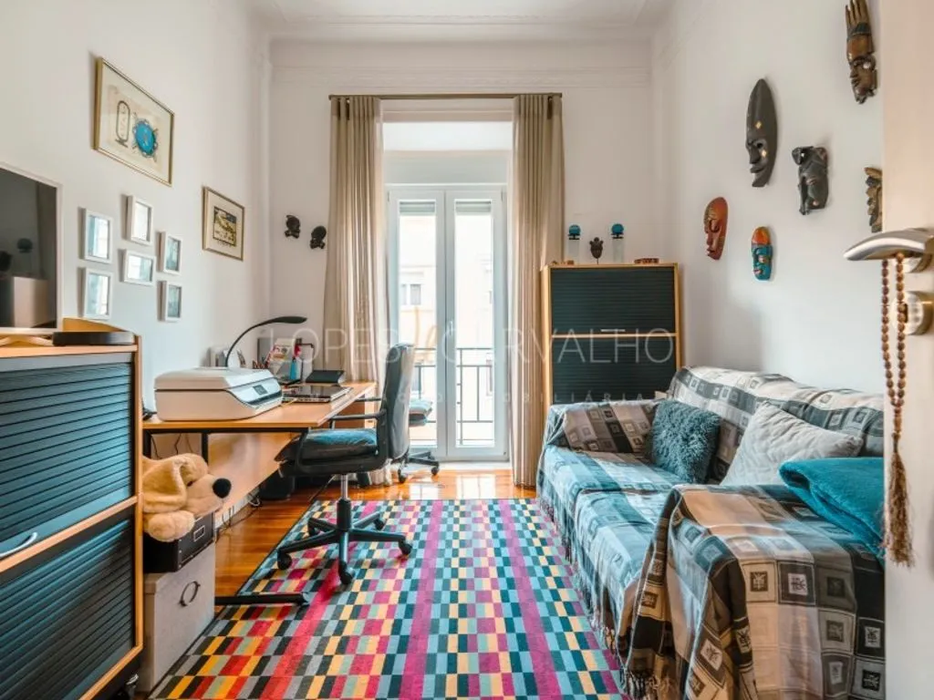 Magamistoad - Luxury Apartment with High Ceilings in Lisbon