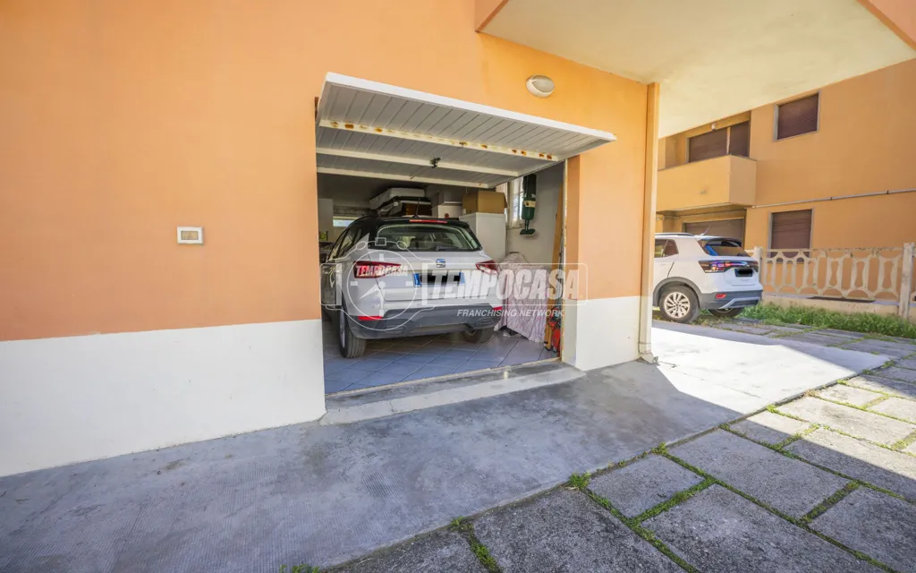 Garage - Trilocale with Balconies in Senigallia