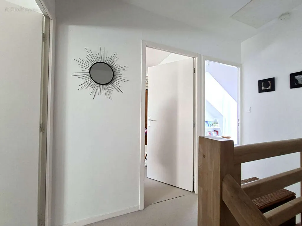 Entrée - Maison Récemment Construite avec Terrasse à St-André-des-Eaux