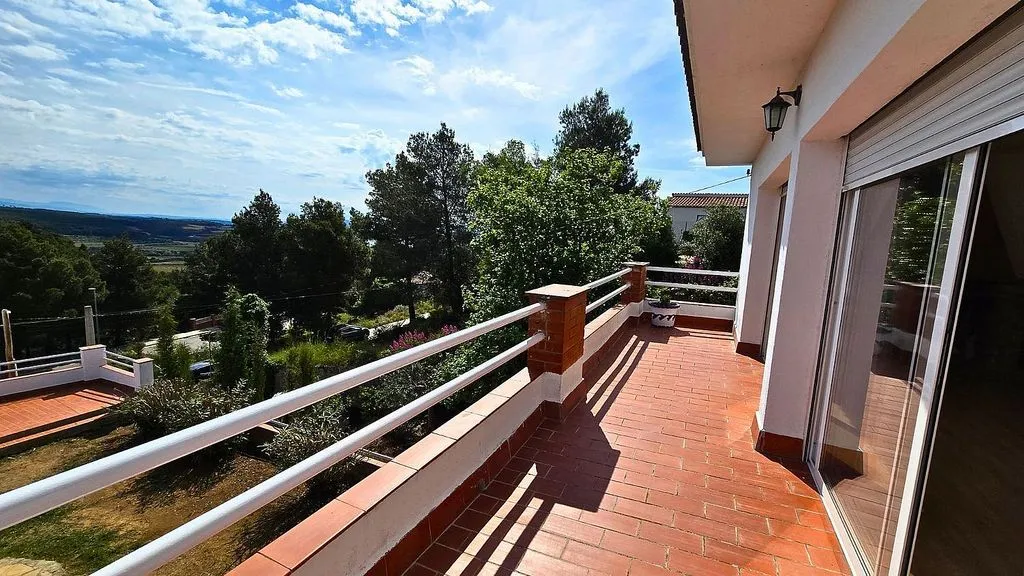 Rõdu - Reformed Chalet with Mountain Views in Torrelles de Foix