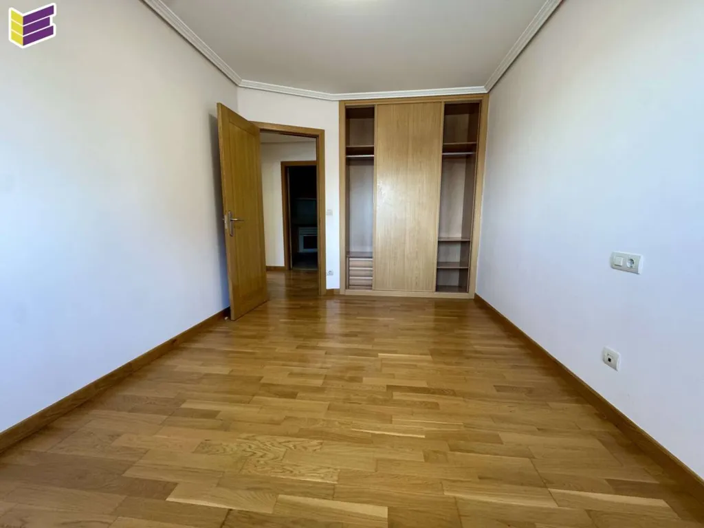 Pièces - Apartment with Lift and Garden in Mos