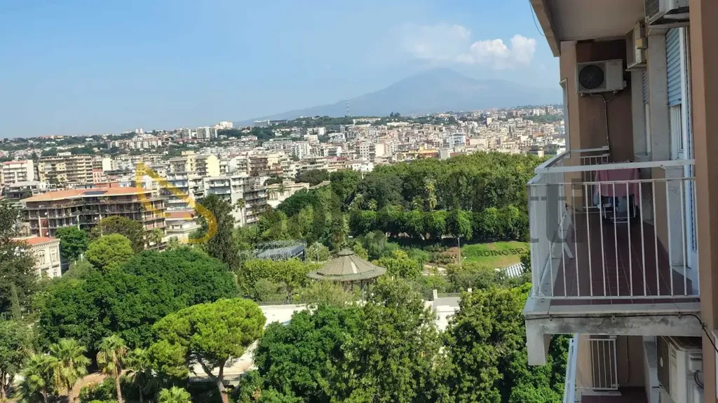 Balcon - Panoramic 4-Bed Flat in Catania