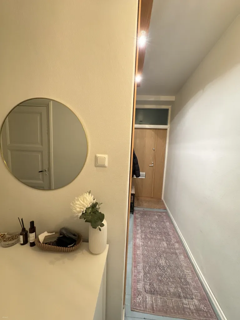 Entrée - Spacious Flat with Garden in Etu-Töölö, Helsinki