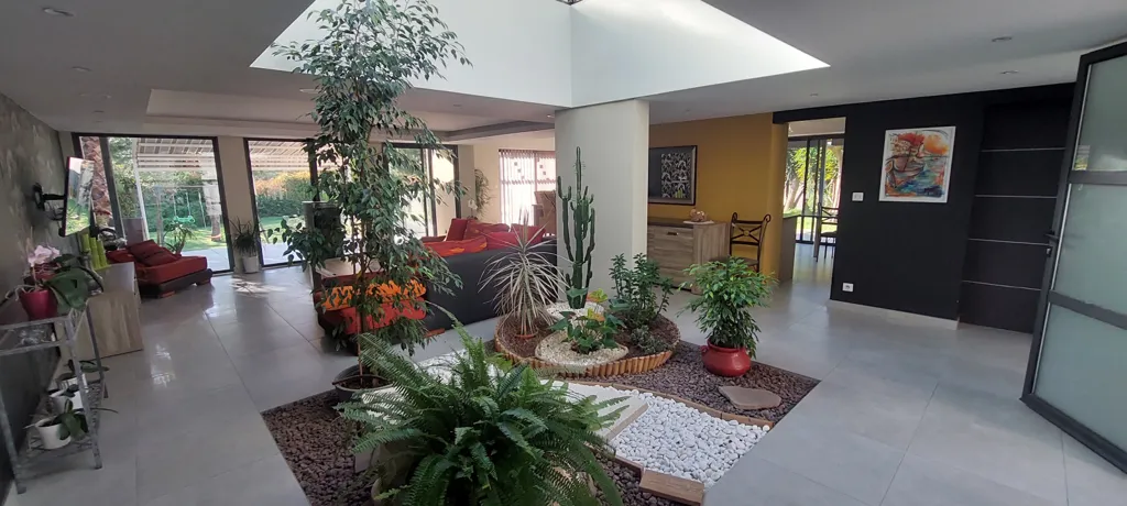 Elutuba - Architectural Villa with Pool in Claira