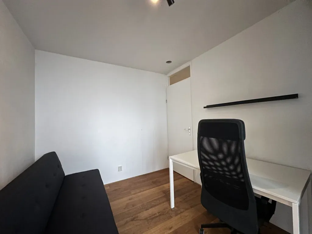 Kabinet - Corner Apartment with City Views in Rotterdam