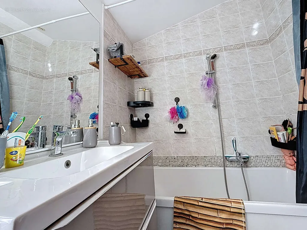 Vannitoad - Duplex with Character in Rivesaltes