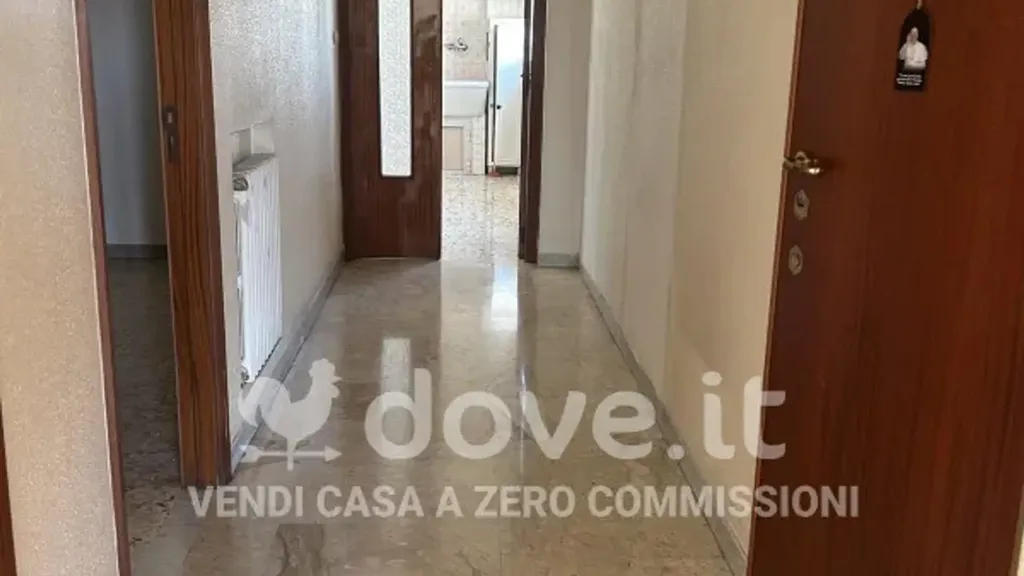Esik - Apartment with Terrace in Taranto