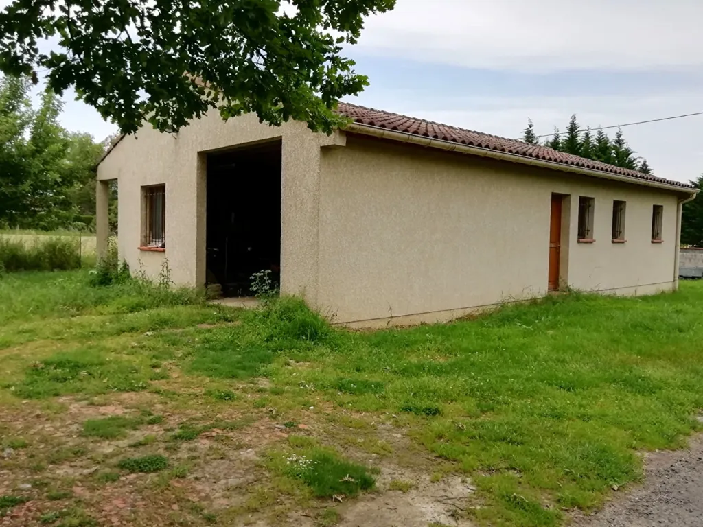 Extérieur - Maison avec Piscine et Dépendance à Poucharramet