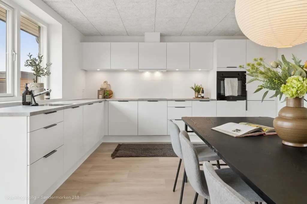 Söögituba - Modern Rowhouse with Terrace in Tølløse