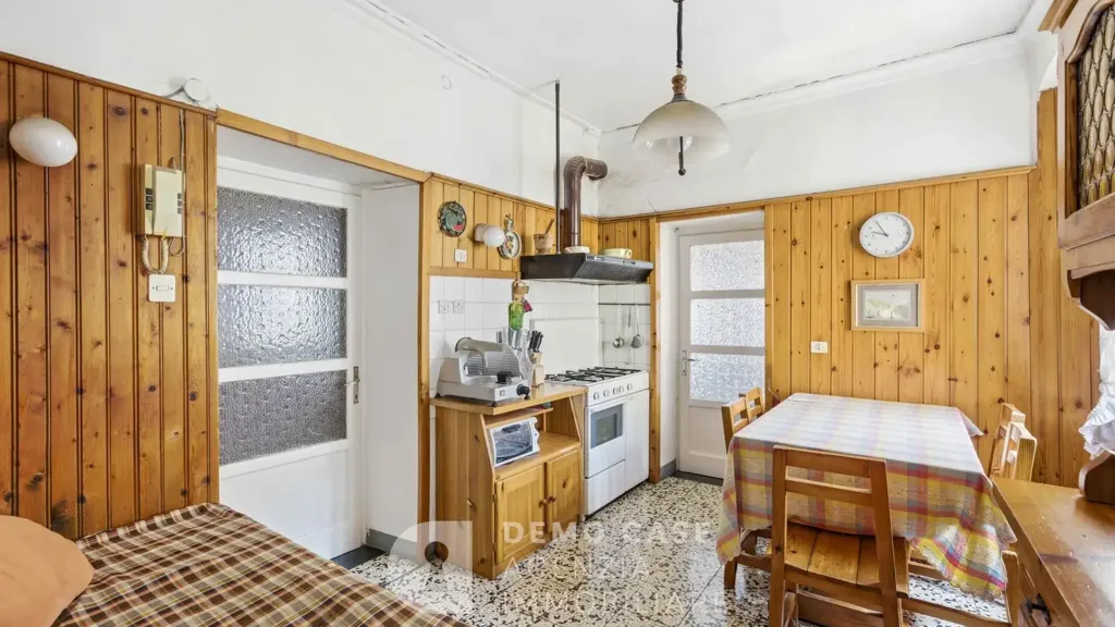 Sala da pranzo - Multi-Level Apartment in Chiavenna's Historic Centre